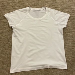 LULULEMON Swiftly Tech Race Length 2.0 Size 10 White
